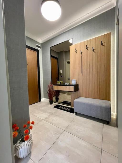 Luxury 2 Bedroom *